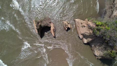 Overhead-view-of-rocks-in-the-ocean