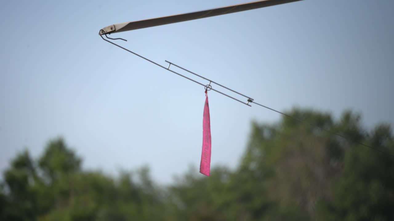 항공기에서 비행 전 태그 제거