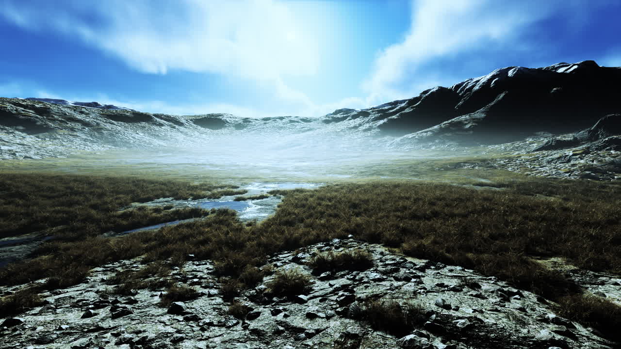 네팔의 밝은 하늘 아래 풀과 모스로  ⁇ 인 돌