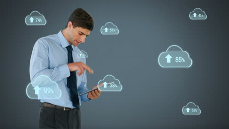 un hombre de negocios subiendo en la nube digital 4k