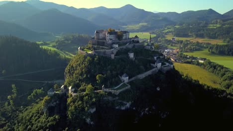 Aerial-drone-footage-of-Hochosterwitz-castle