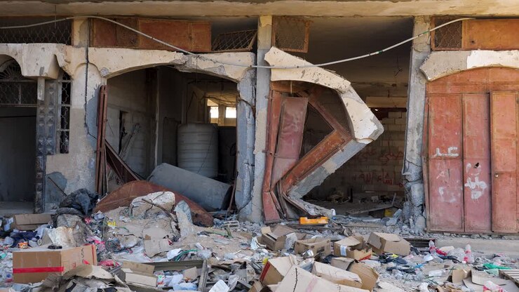 Restos de un edificio demolido por un ataque aéreo durante el conflicto bélico entre Israel y Hamás.