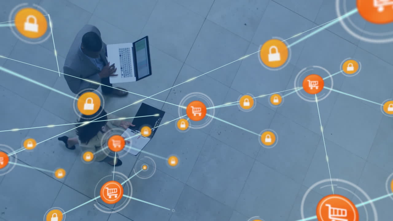 animación de la red de conexiones con iconos sobre diversos colegas que utilizan portátil