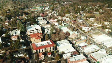 toma de drones del centro de sonora california en el condado de tuolumne