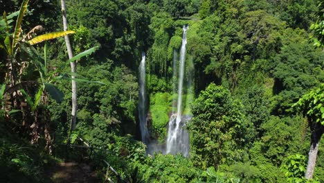 4K-Drohnenaufnahmen-Aus-Der-Luft:-Majestätische-Sekumpul--Und-Fidschi-Wasserfälle,-Singaraja,-Nordbali