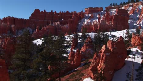 Mittlerer-Schuss-Des-Bryce-Canyon-Nationalparks-Im-Winter