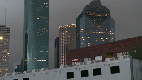 Vista-De-ángulo-Bajo-De-Los-Rascacielos-En-El-Centro-De-Houston,-Texas.