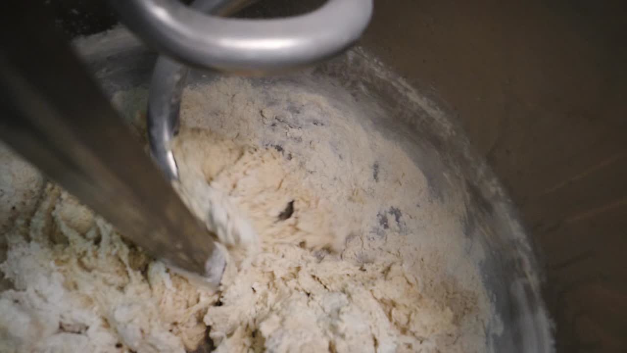 상업용 반죽 서에서 반죽을 는 것