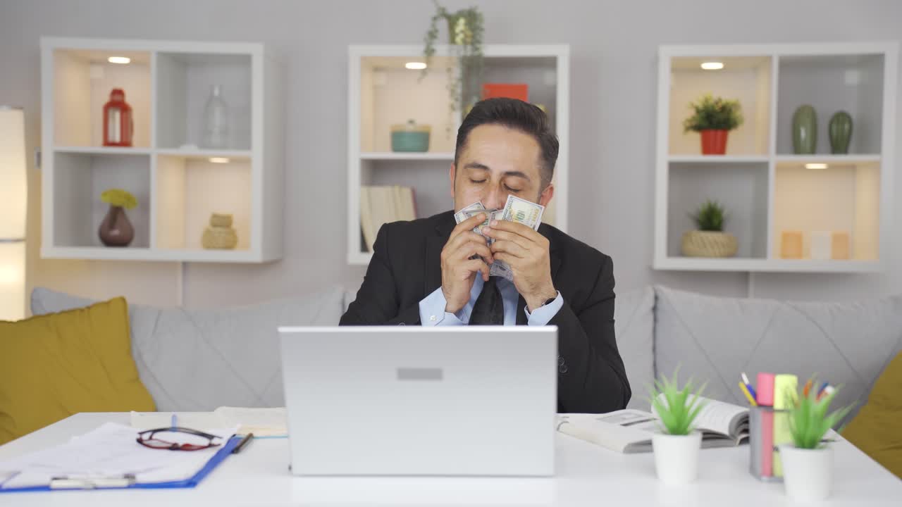 홈 오피스 워커는 가짜이고 돈을 좋아해요.