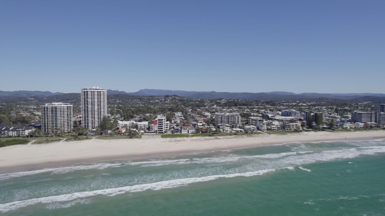 골드 코스트, 퀸즐랜드, 호주의 팜 비치 교외 - 공중 드론 샷