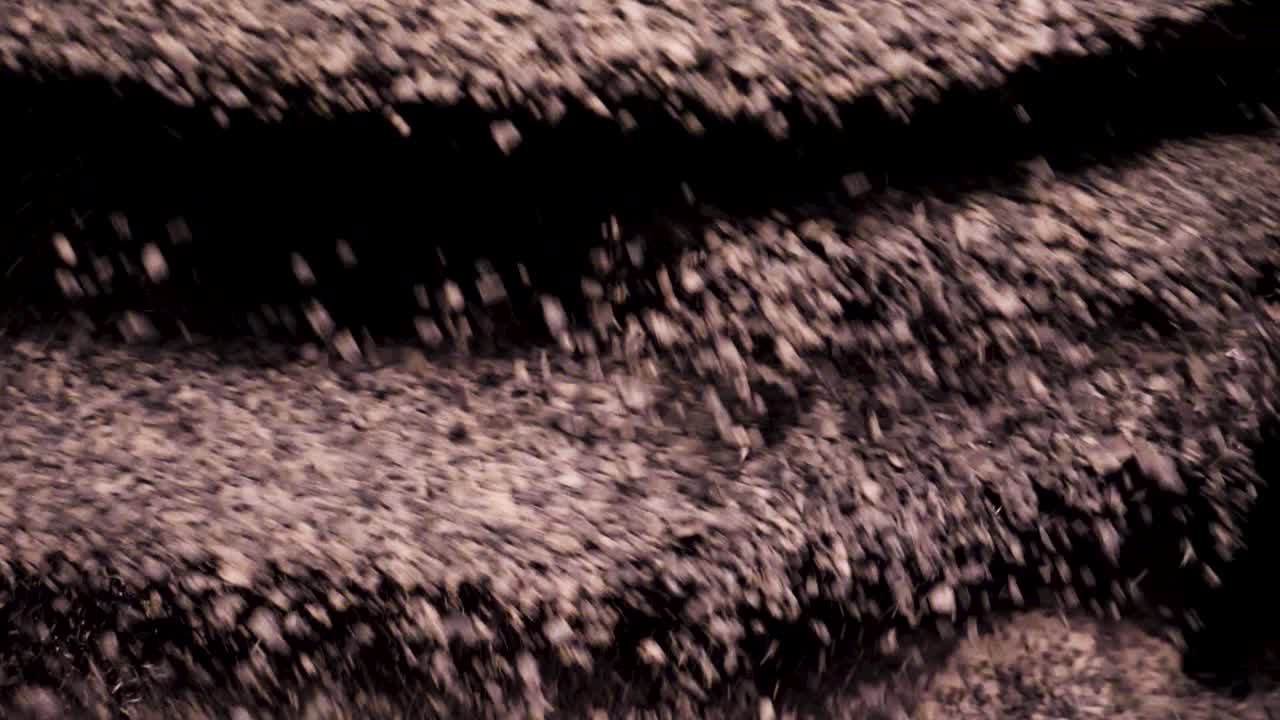 자갈 또는 먼지 기