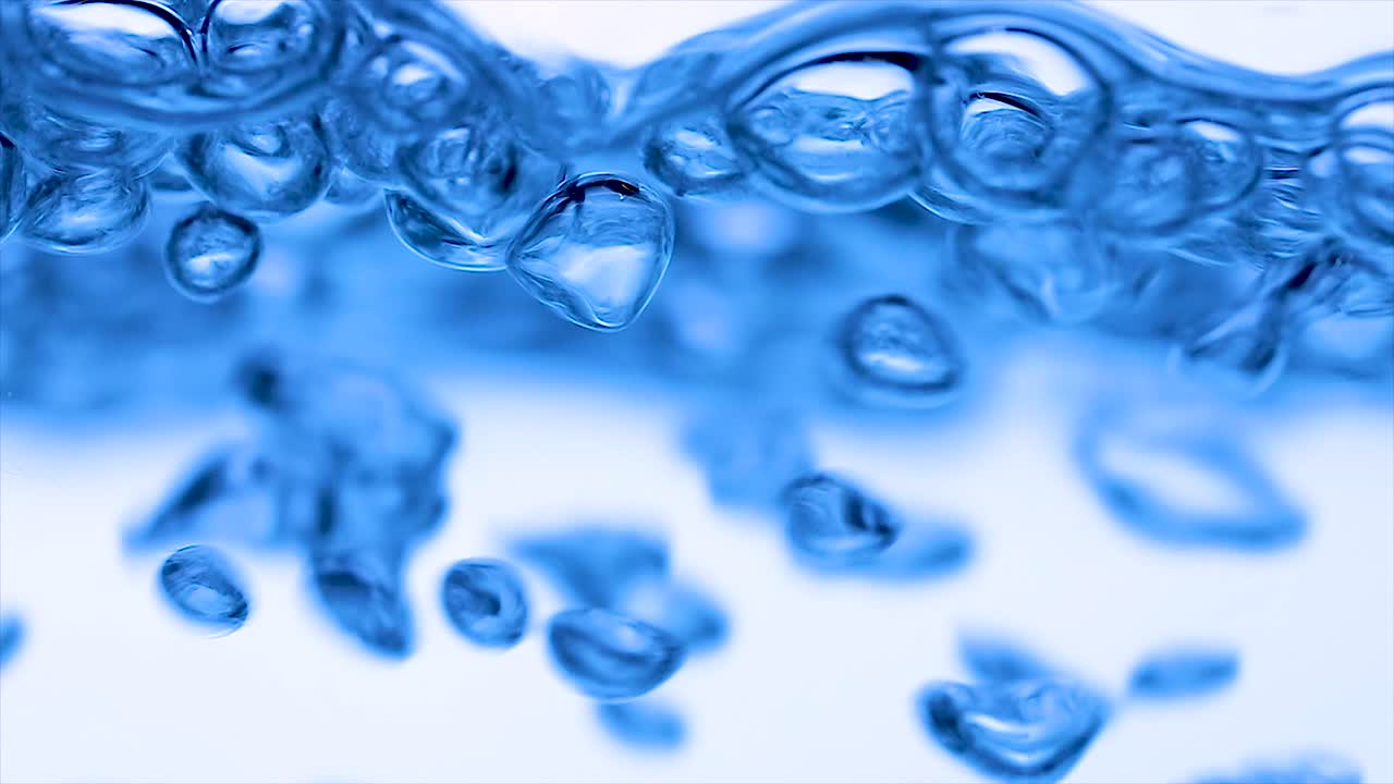 Acqua in primo piano al rallentatore