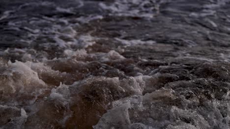 waves created by a moving boat