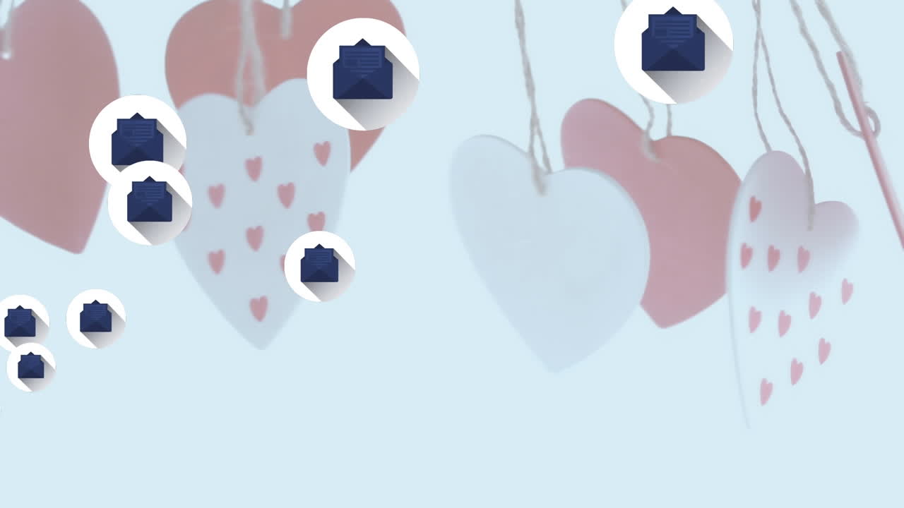 ⁇ 색 배경 에 달려 있는 심장 모양 의 장식물 위 에 떠다니는 여러 개의 메시지 아이콘