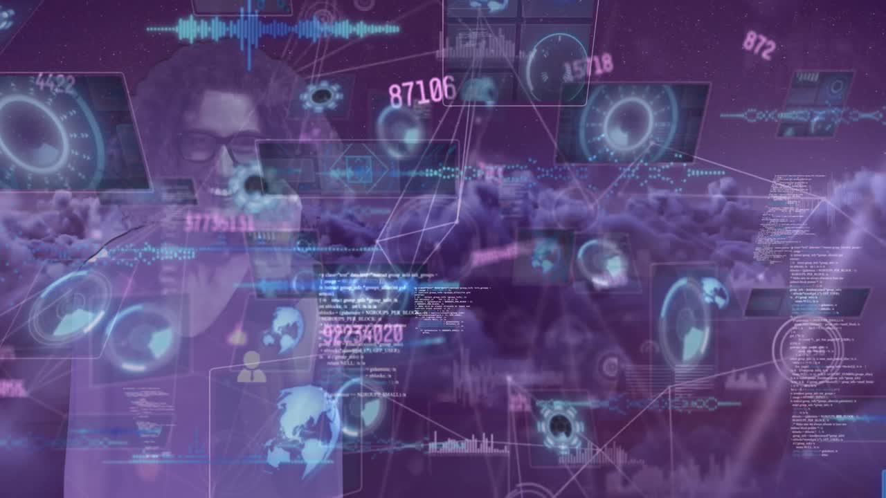 animación de mujer caucásica y procesamiento de datos sobre el cielo con nubes