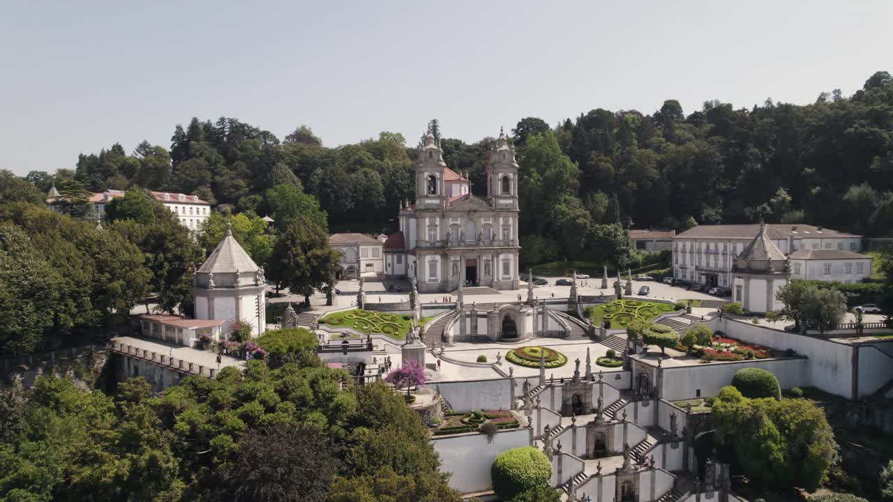cerca de bom jesus do monte lugar histórico de peregrinación en la colina fuera de braga