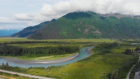 4K-Video-Der-Berge-Alaskas-Im-Sommer