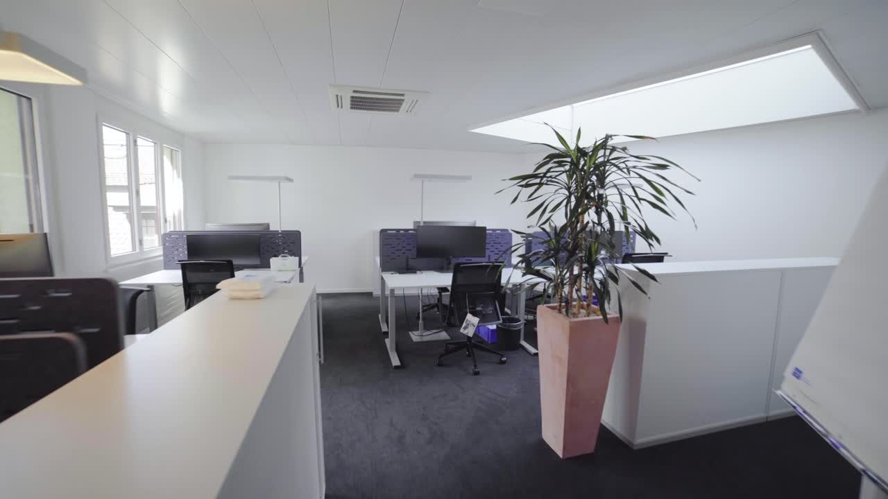 Empty Office Desk Workplace Covid Telecommuting