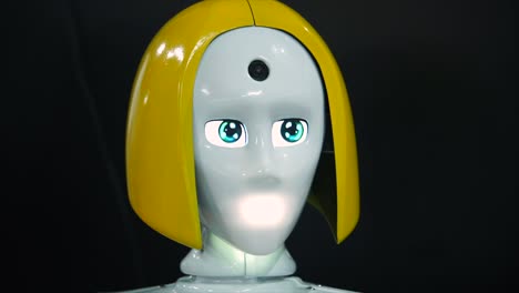 primer plano de la cabeza de un robot
