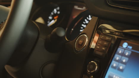 vista de cerca del tablero de instrumentos y los controles de un automóvil