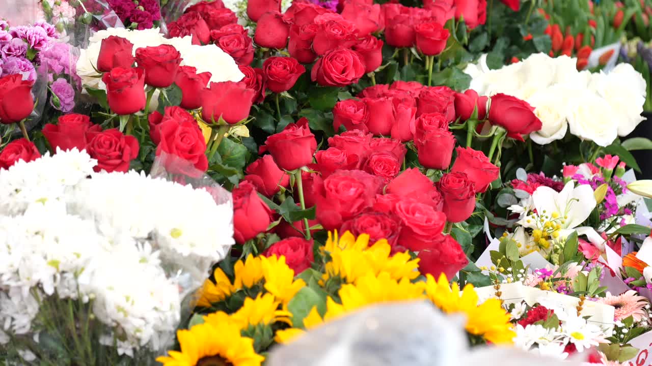 カラフルな花の市場の展示