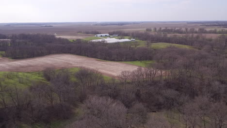 a farm in the midwest part of the usa