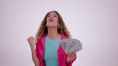 Mujer,-Ganadora-Y-Dinero,-Guau