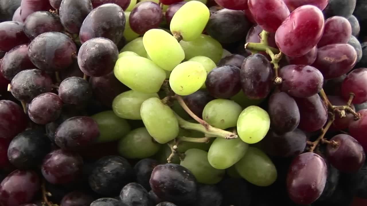 primer plano de uvas girando