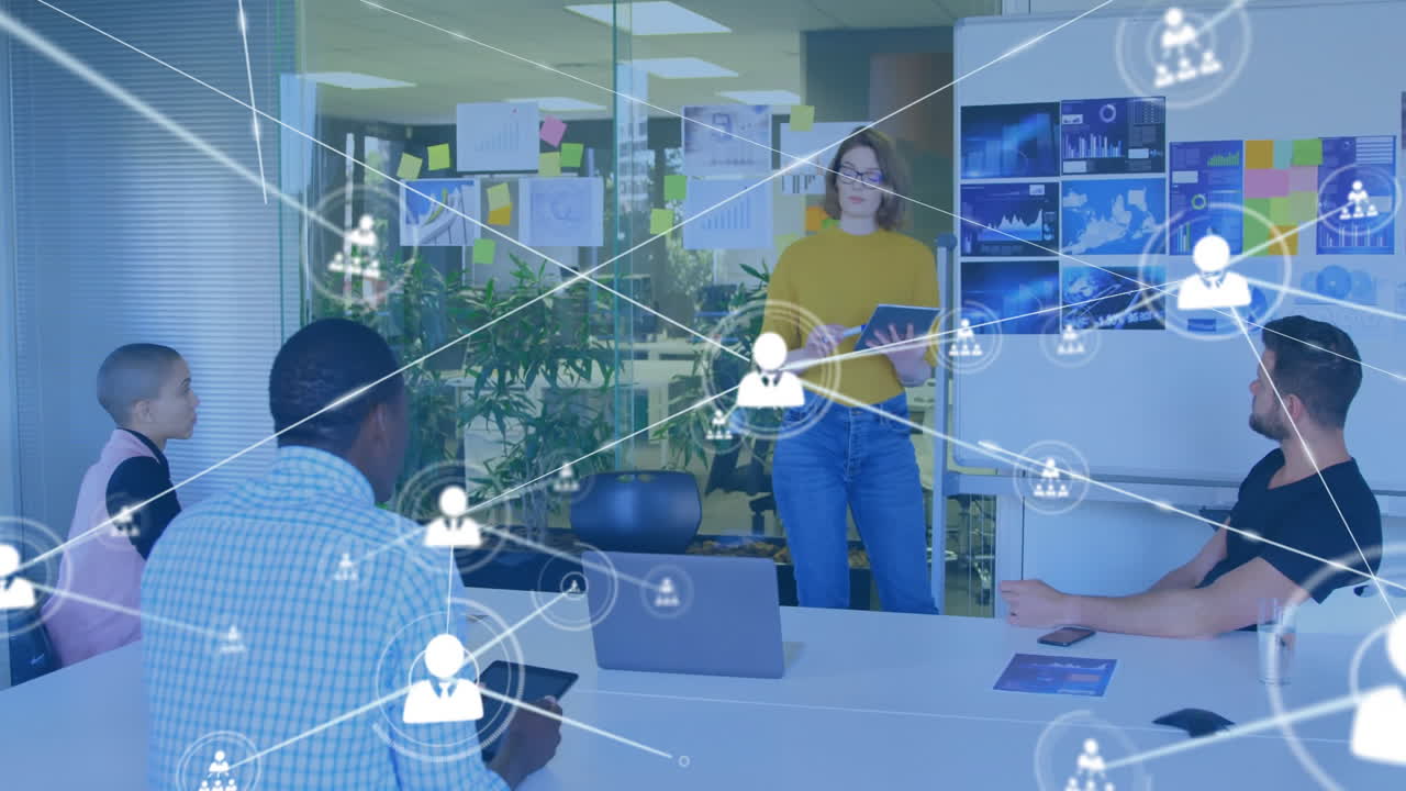 animación de la red de conexiones con las personas iconos sobre diversas personas de negocios en la oficina