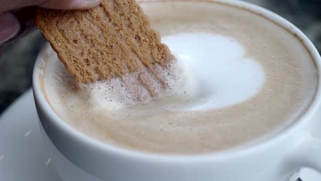 café con galleta