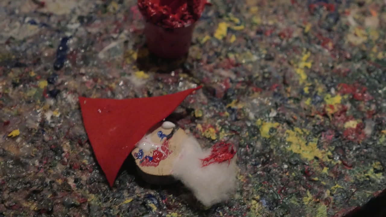 artesanía de santa claus hecha por un niño