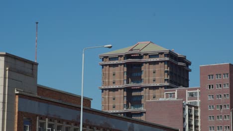 Agribank-Desde-La-Distancia-Durante-El-Día,-Harare-Zimbabwe