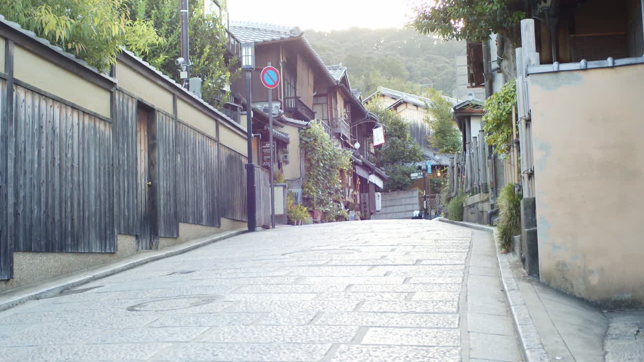 이른 아침 거리, 교토의 아름다운 구시가, 일본 부드러운 조명