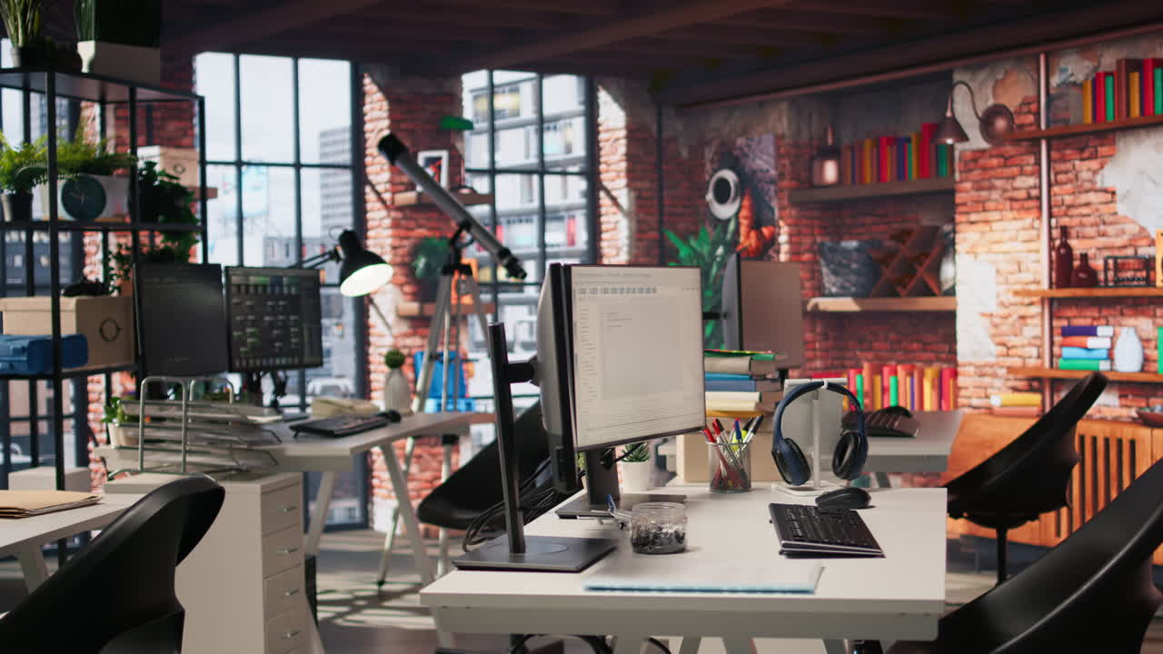 스타트업 작업장에서 컴퓨터에서 수행되는 코드 테스트 및 품질 보장