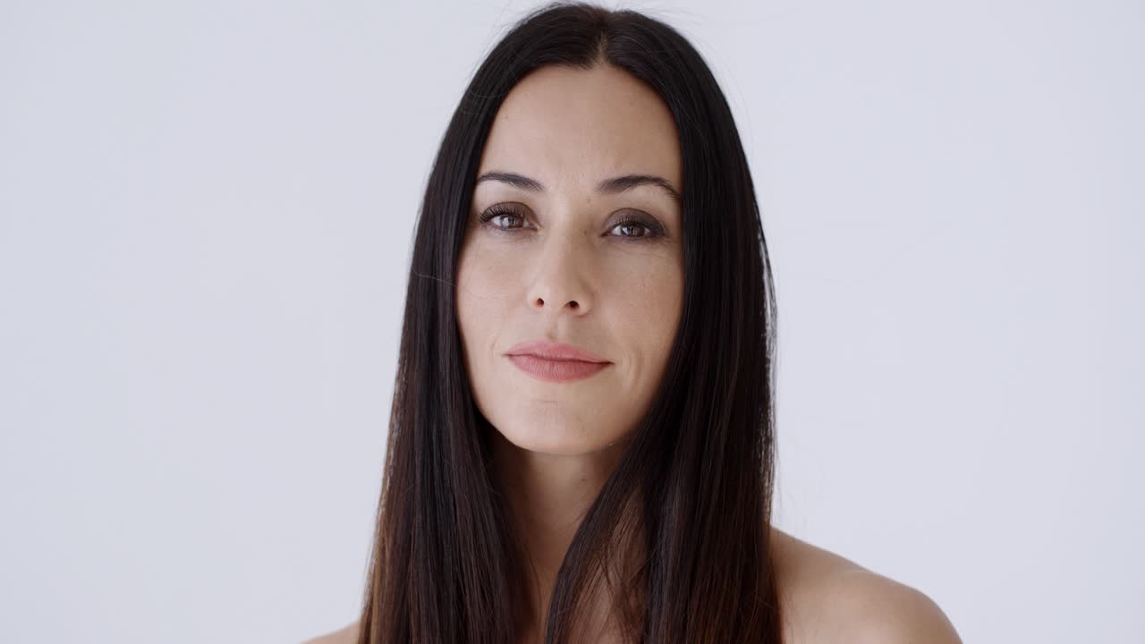 retrato de belleza de una mujer viva y sonriente