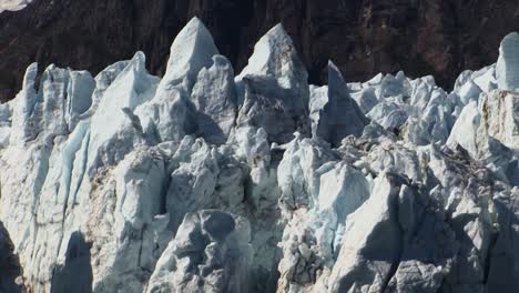 Close-up-of-the-jagged-peaks-of-a-Glacier-in-Alaska