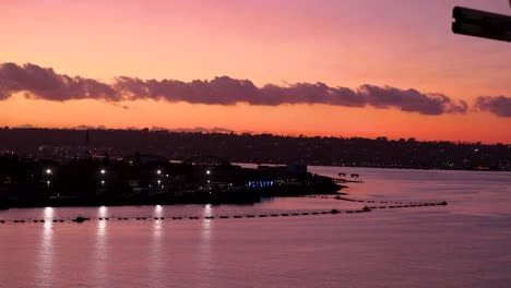 base naval de san diego al atardecer