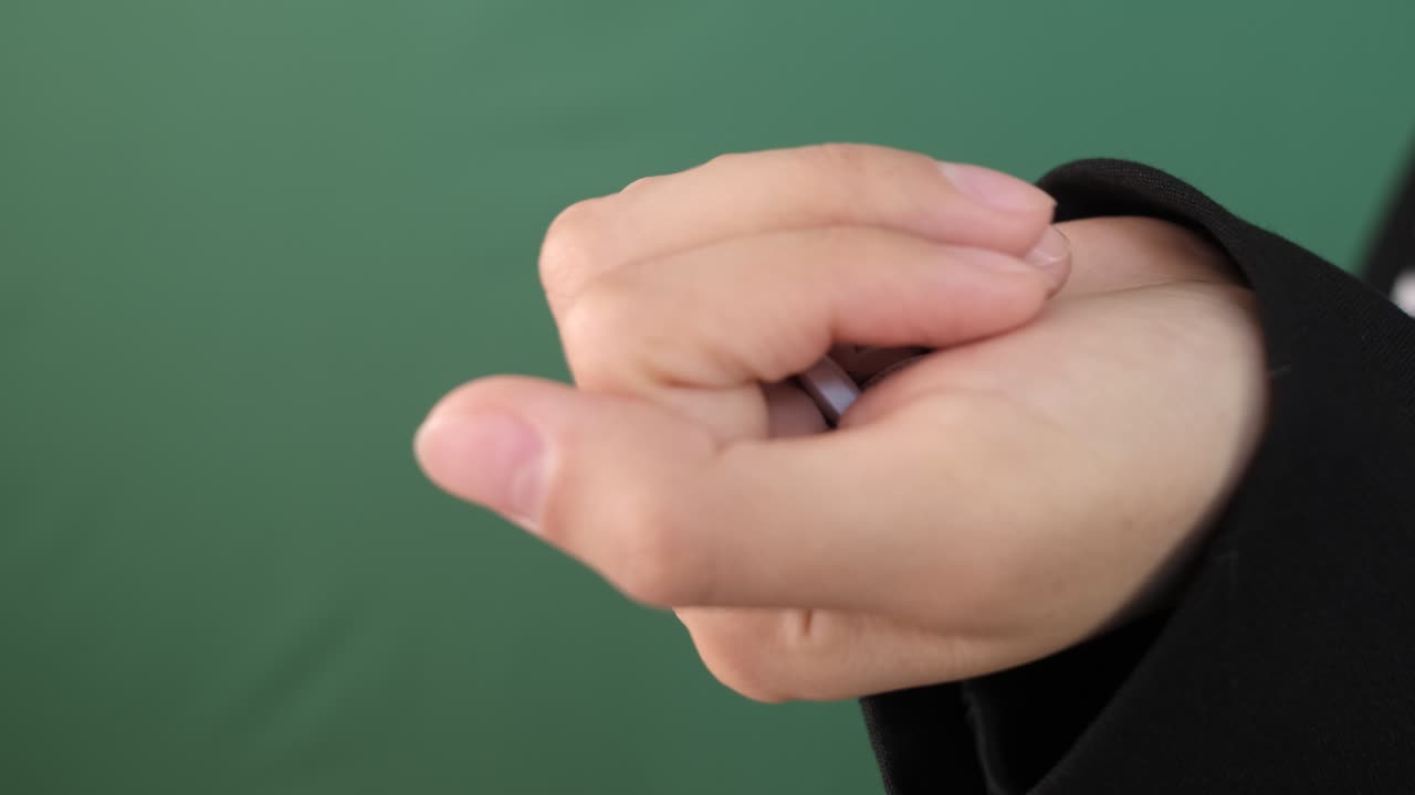 손에 있는 클로즈업 필박스