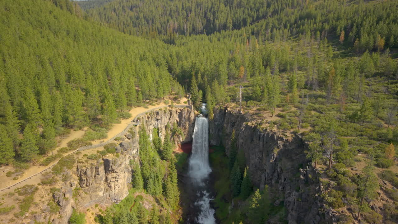 Beautiful Bend Oregon Waterfall Tumalo Falls, drone pullback shot