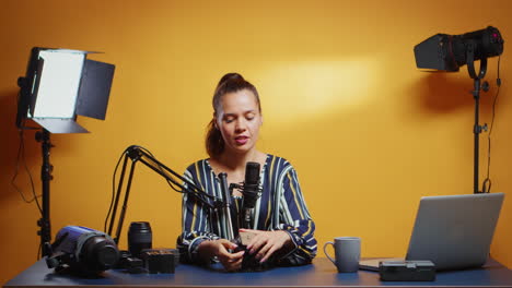 social media star presenting a fluid tripod head