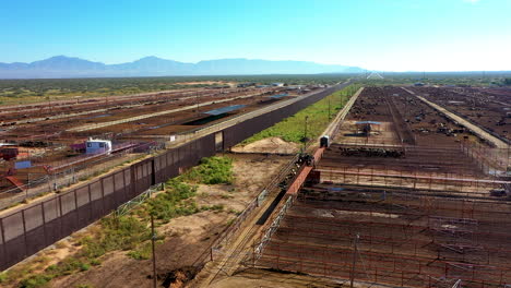 vacas sin fronteras: imágenes de drones de la frontera el paso-juárez