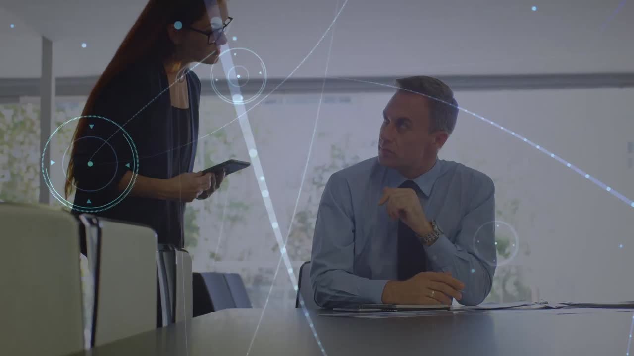 사무실에서 백인 상사와 여성 노동자에 대한 연결의 애니메이션