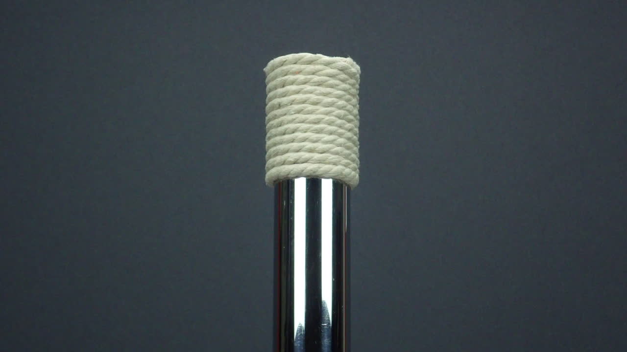 водяной телефон - акустический инструмент, используемый для создания страшных и зловещих звуков для фильмов ужасов и научно-фантастических фильмов.