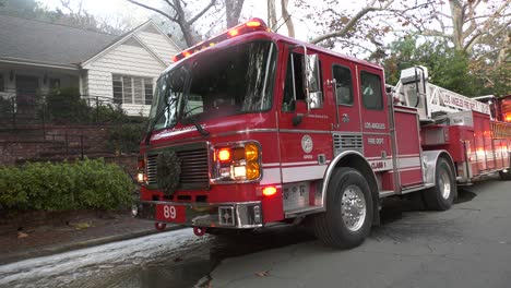 Fire-truck-with-flashing-lights