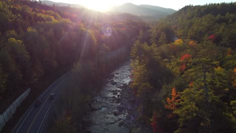 Vista-Aérea-Del-Follaje-Otoñal-Del-Bosque-Nacional-White-Mountain-New-Hampshire