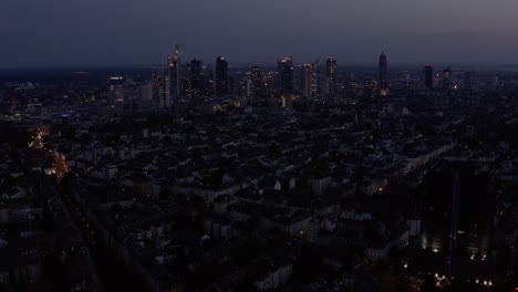 Antena-De-Frankfurt-Por-La-Noche-En-El-Verano-De-2019