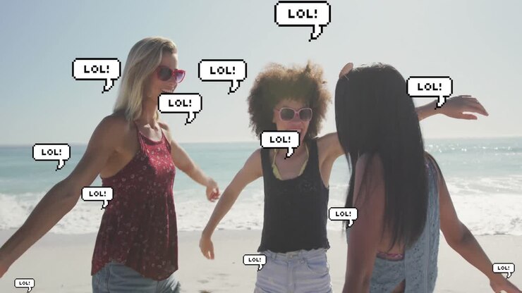 Animazione di fumetti con la scritta "lol" su amiche in spiaggia.