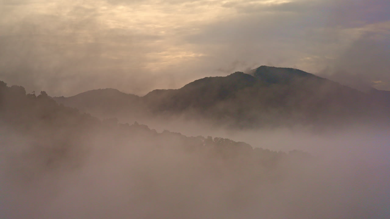 Atmospheric beauty from above the Smoky Mountains.