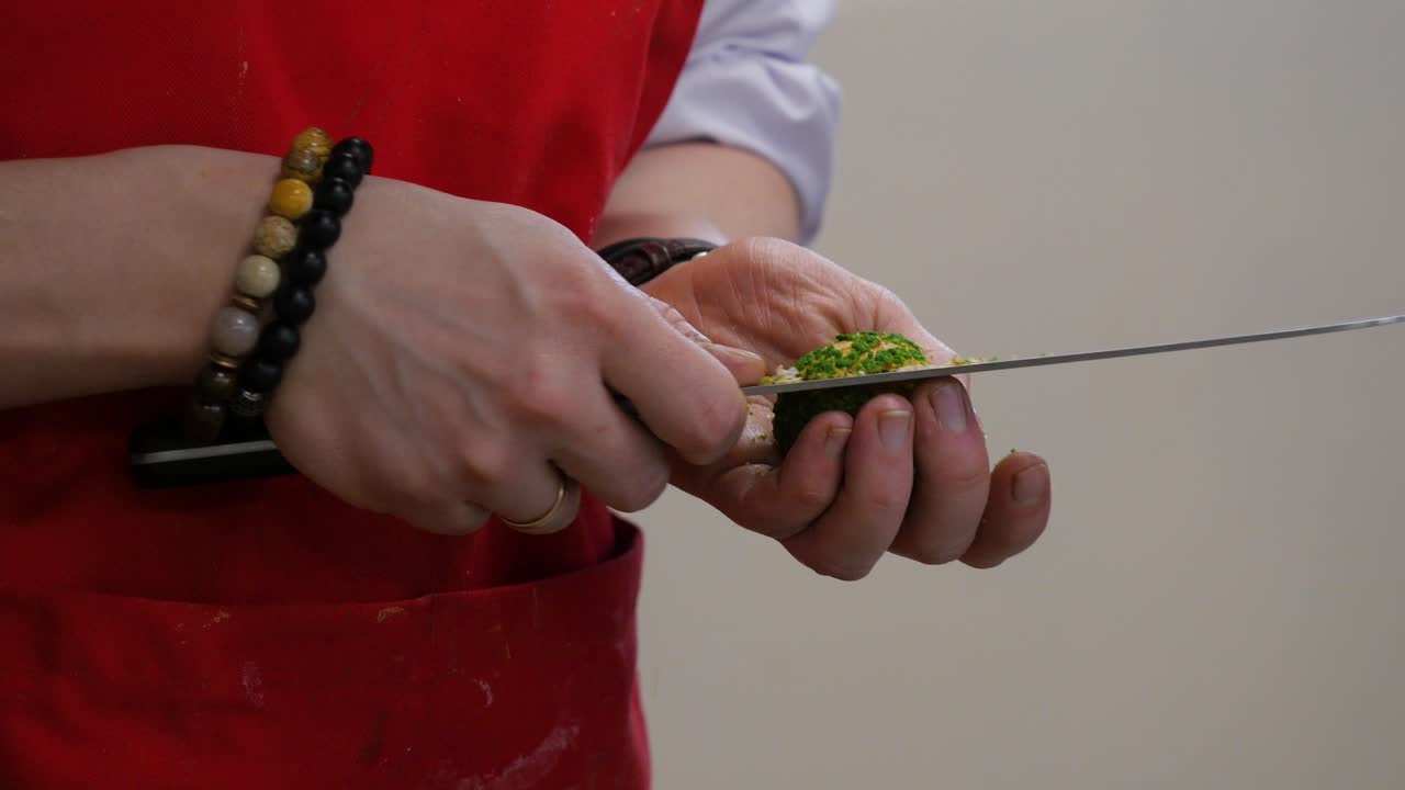 chef preparando la comida