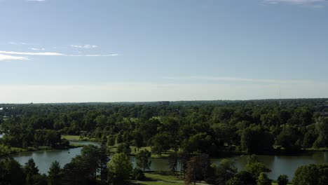 el horizonte del parque forestal en st. louis, misuri